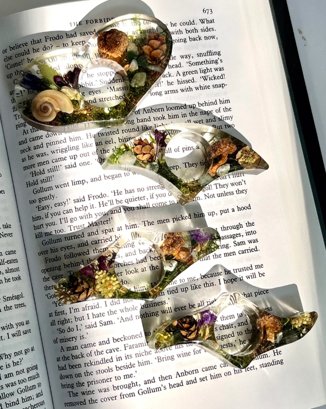 5 Must Have Book Essentials Every Reader Needs